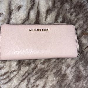Michael Kors zip wallet
